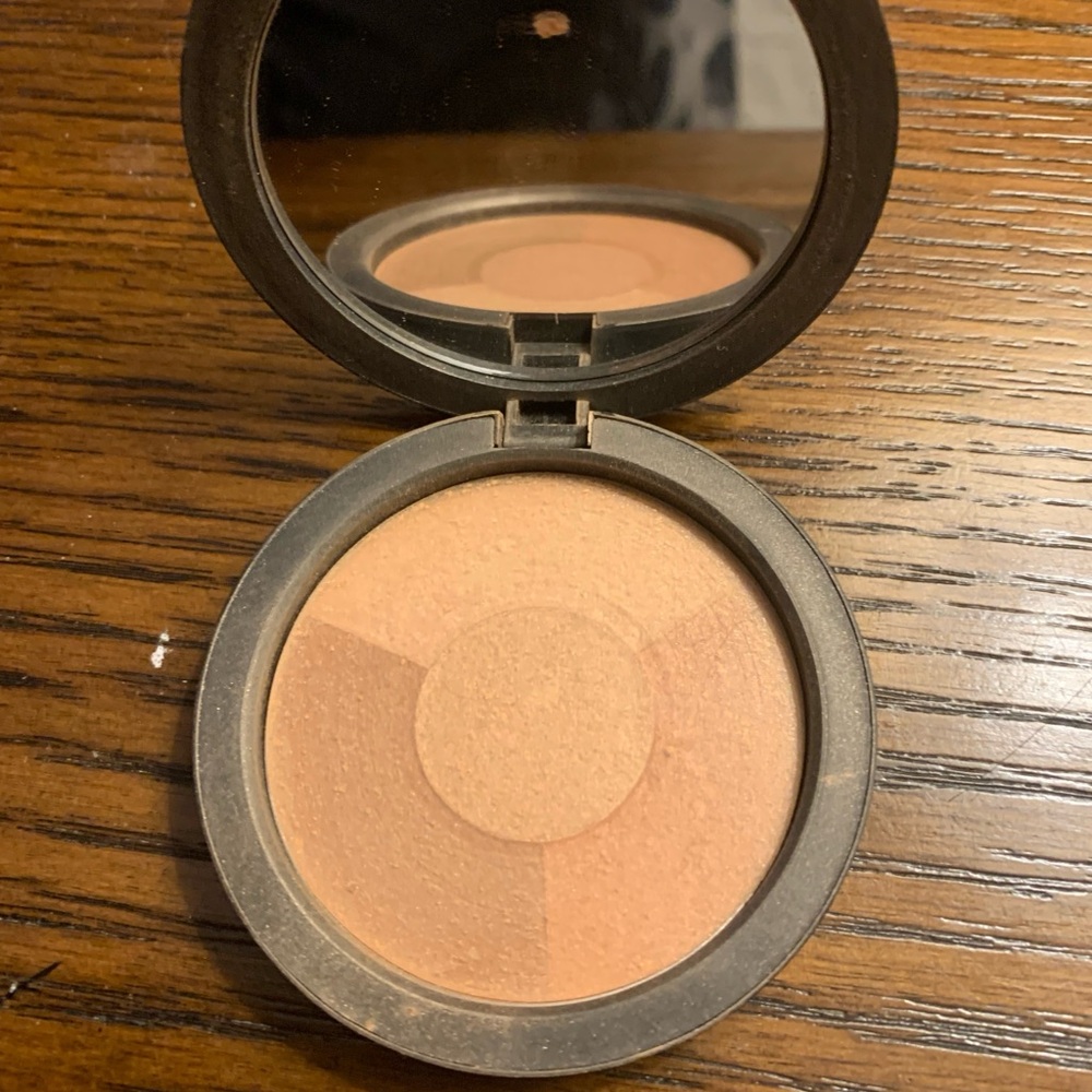 Youngblood Mineral Radiance Highlighter - Cream